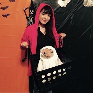 men’s red zip up hoodie